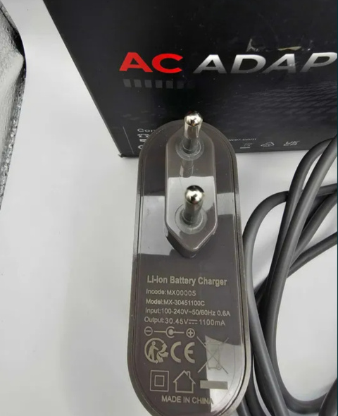 Zasilacz ładowarka do odkurzacza NICPOWER 30.45V 1100mA Zasilacz ładowarka do odkurzacza NICPOWER 30.45V 1100mA
