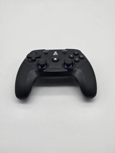 Pad Bezprzewodowy The G-Lab do gier PC i PS3 z wbudowanymi wibracjami Pad Bezprzewodowy The G-Lab do gier PC i PS3 z wbudowanymi wibracjami
