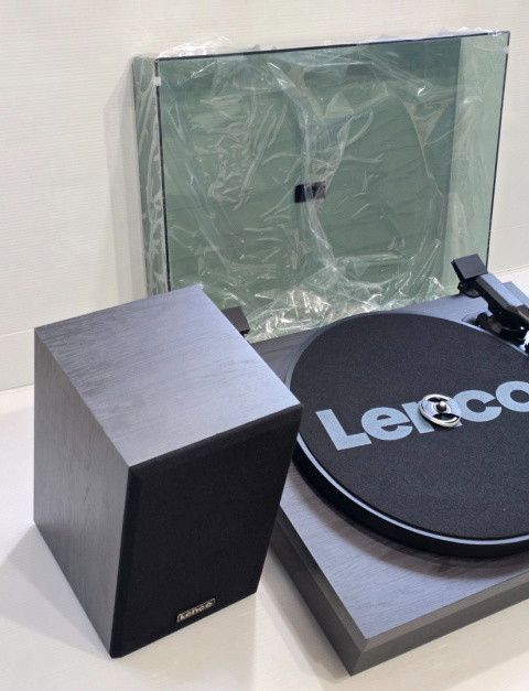 GRAMOFON Z dwoma drewnianymi głośnikami Lenco LS-300 BK Bluetooth GRAMOFON Z dwoma drewnianymi głośnikami Lenco LS-300 BK Bluetooth