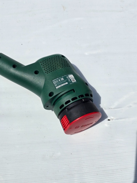 Podkaszarka do trawy BOSCH 280W kosa żyłkowa EasyGrassCut Podkaszarka do trawy BOSCH 280W kosa żyłkowa EasyGrassCut