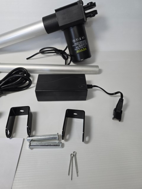 Siłownik elektryczny 380-610 mm 6000 N Siłownik elektryczny 380-610 mm 6000 N